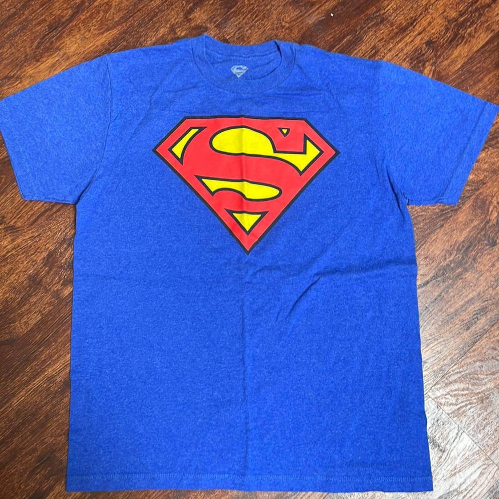 Medium Superman Tee shirt